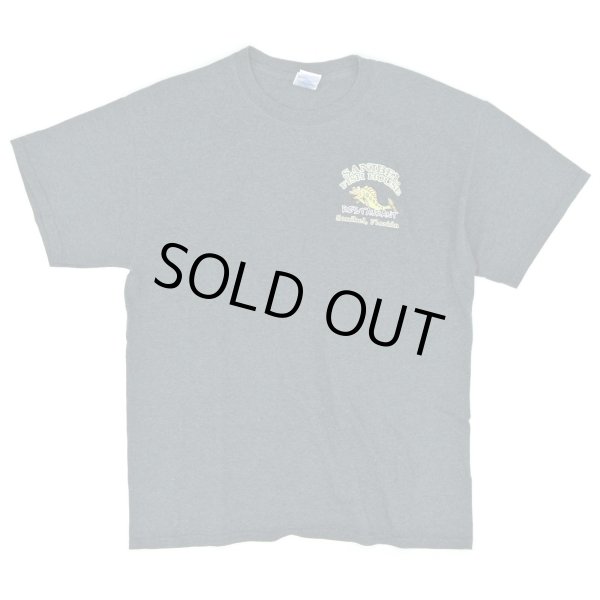 画像1: 【古着】フロリダ SANIBEL FISH HOUSE / レストラン・バー Tシャツ / ギルダン (GILDAN) / #00272 (1)