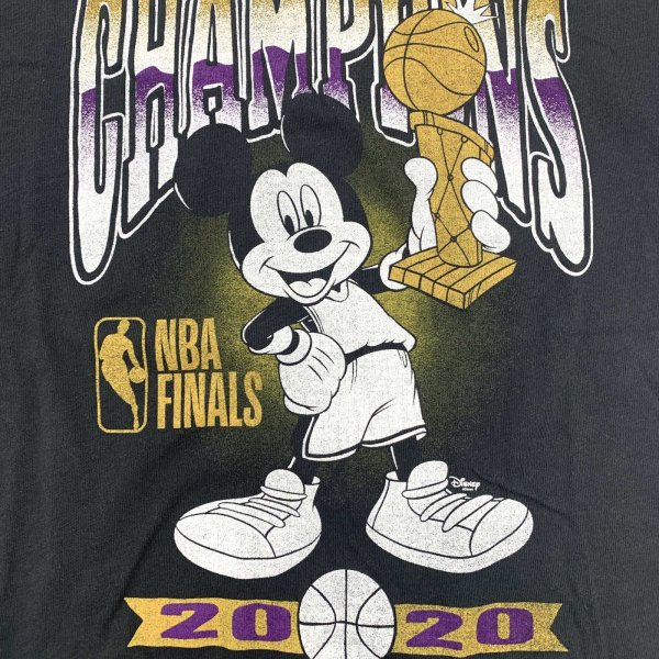 画像3: 【古着】Disney x JUNK FOOD コラボ Tシャツ / アニメ スポーツ Tシャツ / #00353 (3)