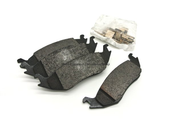 画像1: 【在庫限り】ダッジ ラム / リア ブレーキパッド セット / 68334863AA / MOPAR (1)